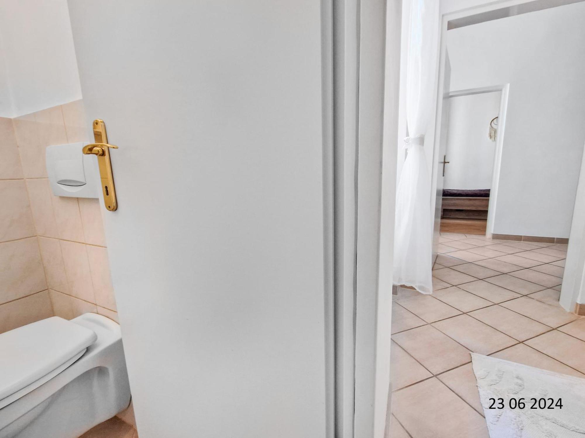 Elegant Three-bedroom Apartment Wien